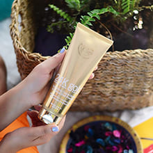 Body Cupid 24k Gold Face and Body Scrub - Skin Glow Enhancer with Gold Mica Powder, Cocoa Butter, Walnut Shell Powder, 200 ml